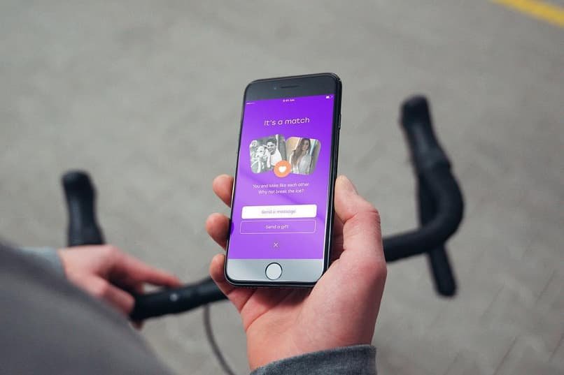 Configurer mon compte Badoo à partir d'un téléphone portable et changer de localisation
