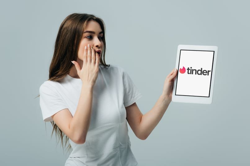 Comment utiliser le traducteur Google pour parler à des personnes d'autres pays sans changer de langue sur Tinder?