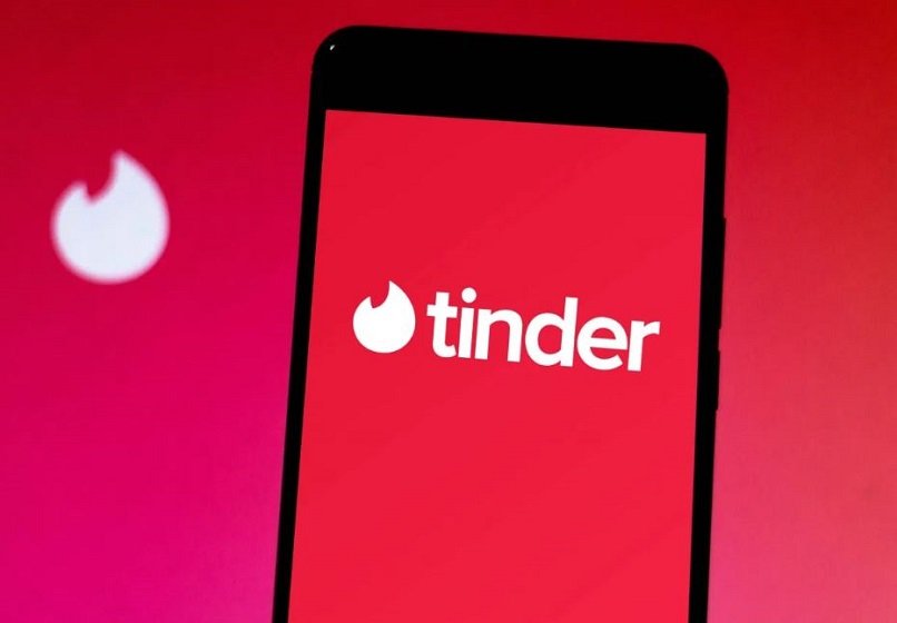 Comment changer mon nom sur Tinder avec et sans onction Facebook