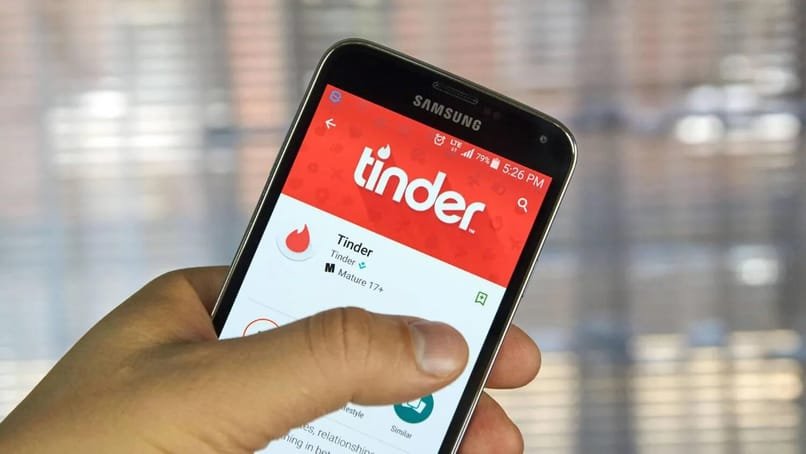 Comment puis-je me déconnecter avec succès de mon compte Tinder?